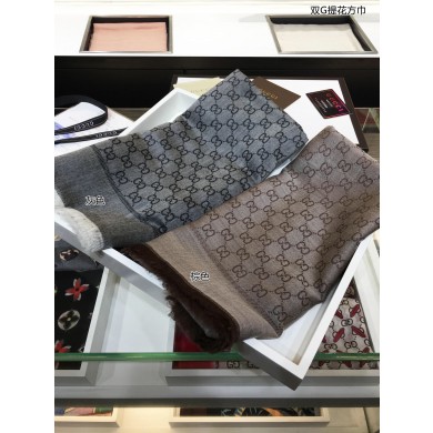 Gucci scarf UQ1615