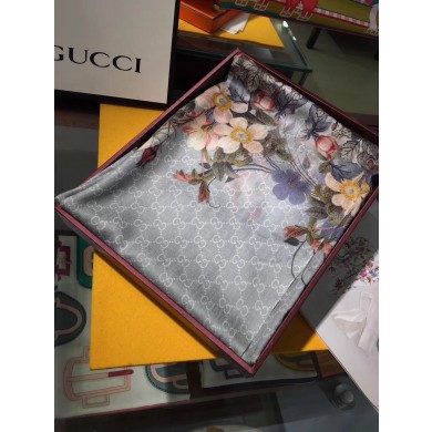 Gucci scarf UQ1764
